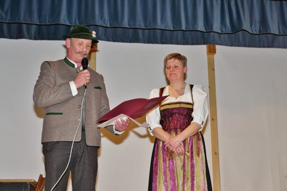 2. Bürgermeister Georg Seitz gratuliert unserem Chor